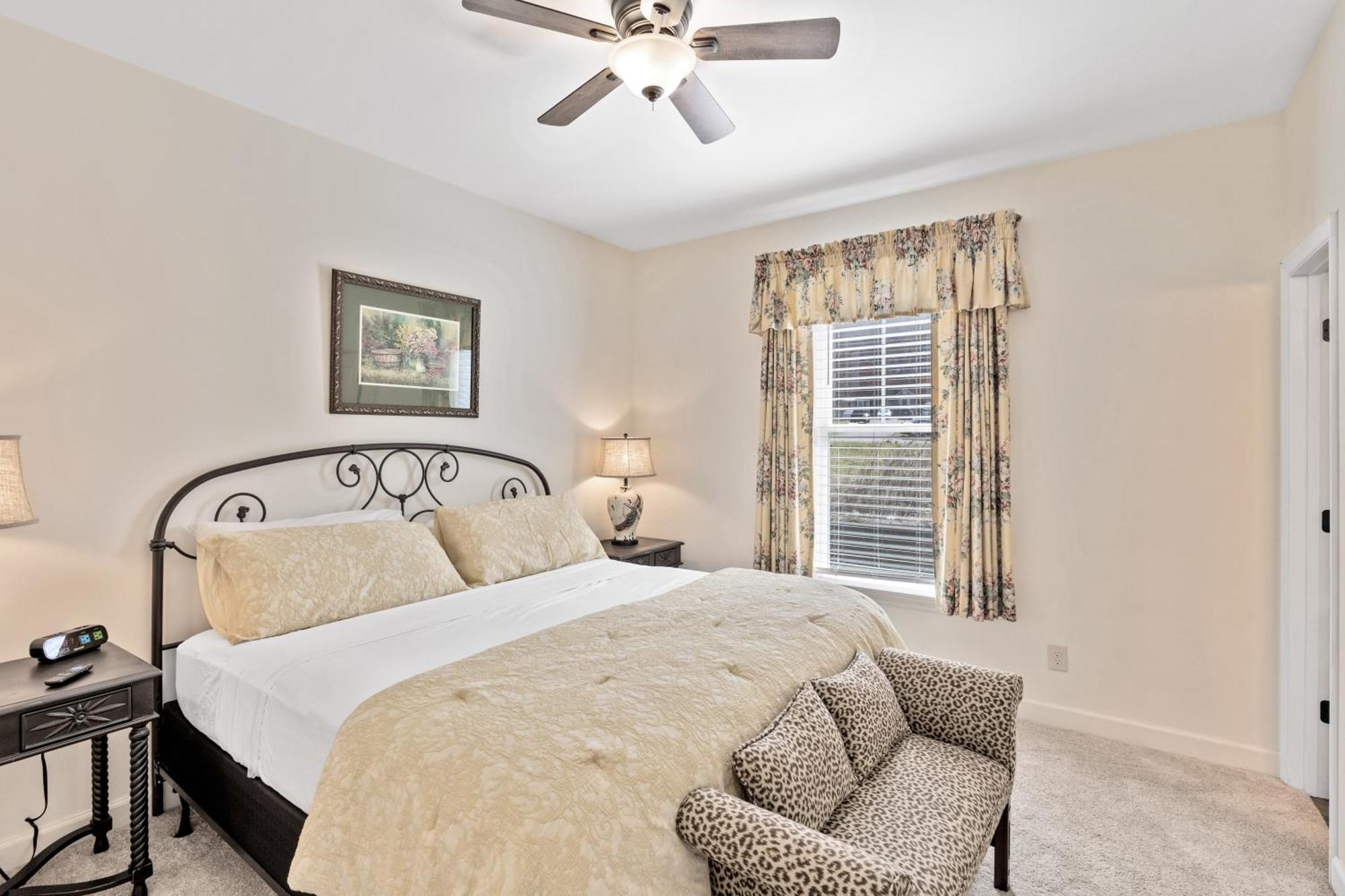 Bear Pass Is A 3 Bed 2 Bath Craftsman Style Home Located Within Walking Distance To Dt جاتلينبرج المظهر الخارجي الصورة