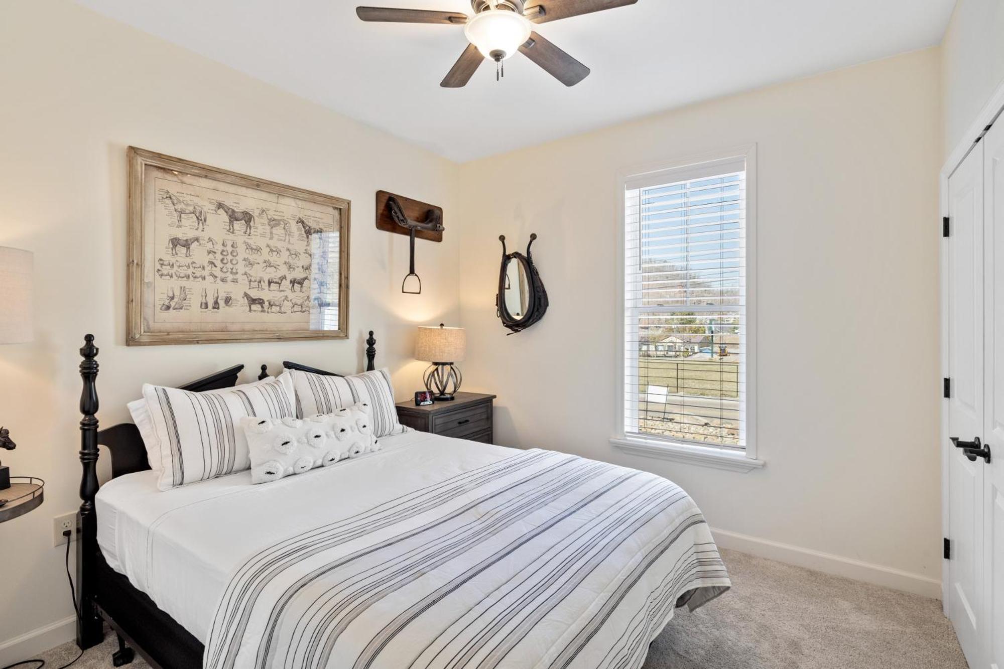 Bear Pass Is A 3 Bed 2 Bath Craftsman Style Home Located Within Walking Distance To Dt جاتلينبرج المظهر الخارجي الصورة